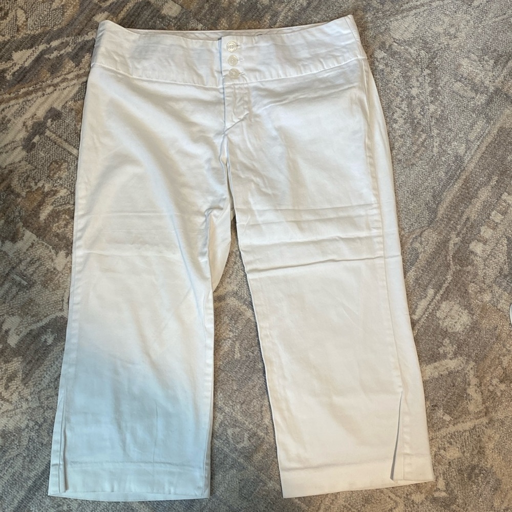 Maurice’s White Capri